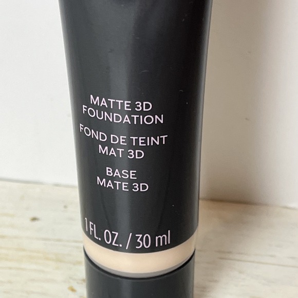 Mary Kay TimeWise MATTE 3D Liquid Foundation Ivory C100 NEW - Picture 2 of 4